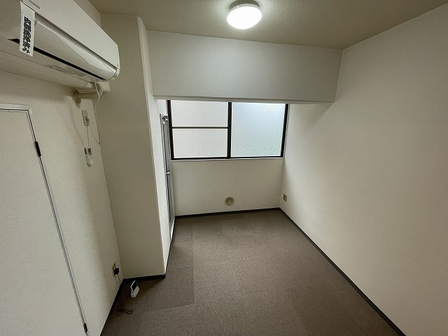 宇品丸八ビルの内装