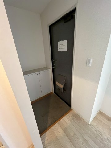 シャレオ上大市の玄関