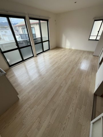 シャレオ上大市の居間・リビング