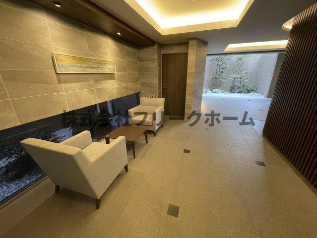 武蔵野市吉祥寺本町４丁目の賃貸マンションのロビー