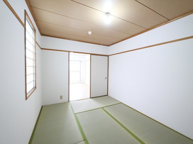 インナミマンションの和室|明るい和室です