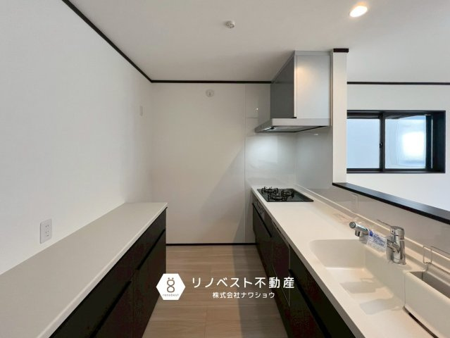 東大阪市花園東町2丁目のキッチン|ファミリーに人気の対面式キッチン。収納も十分に付いております♪