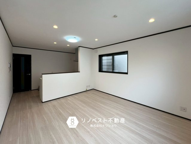 東大阪市花園東町2丁目の居間・リビング|広すぎず狭すぎず、家族団欒にちょうど良い空間です◎
