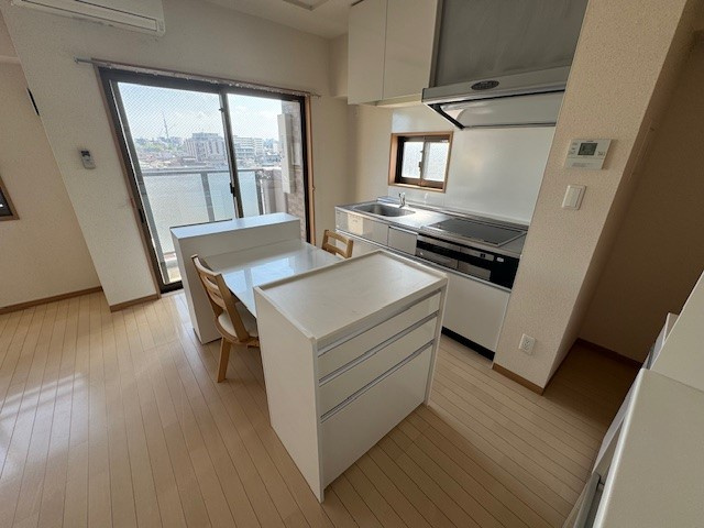 アヴニール北綾瀬の居間・リビング