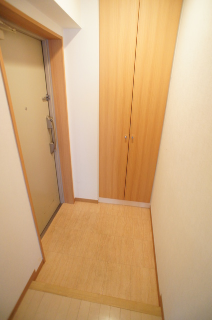 アヴニール北綾瀬の玄関