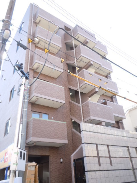 アヴニール北綾瀬のエントランス