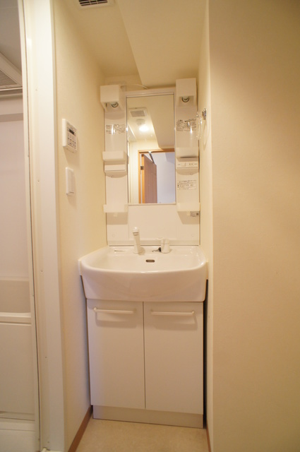 アヴニール北綾瀬の洗面所