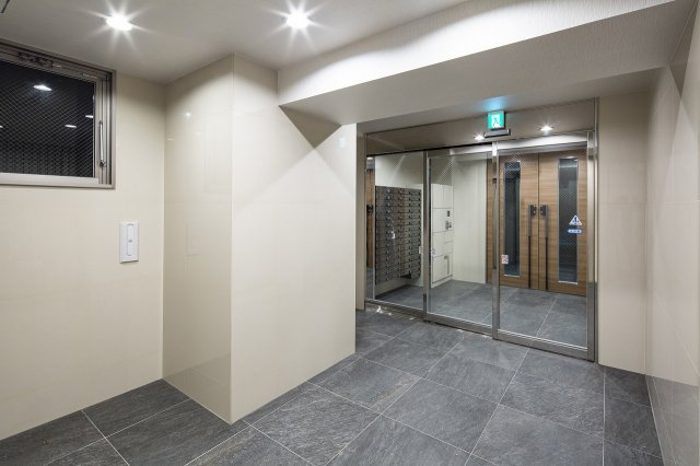 ザ・クォータニティ バイ サヴォイ　4階のエントランス