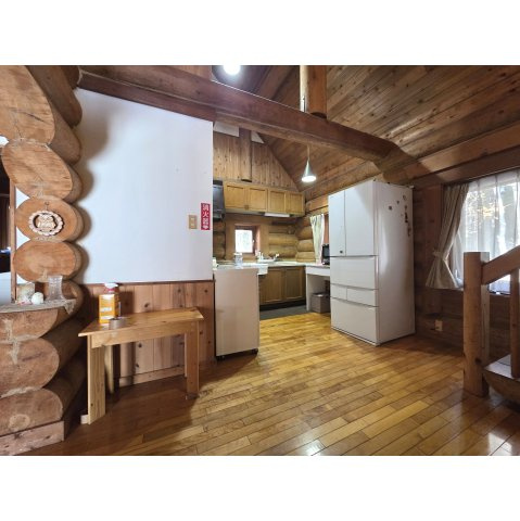 柏野町ログハウスの居間・リビング