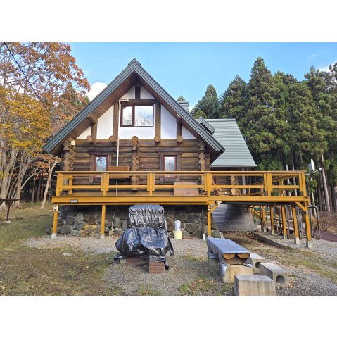 柏野町ログハウスの外観