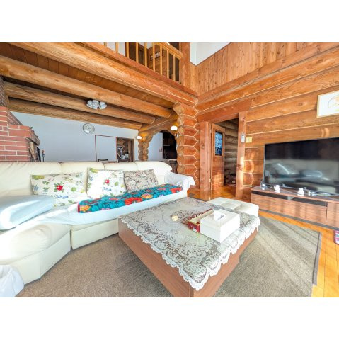 柏野町ログハウスのダイニング