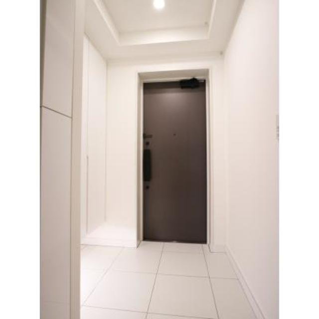 ジオ南青山の玄関|※写真は同タイプ住戸です。