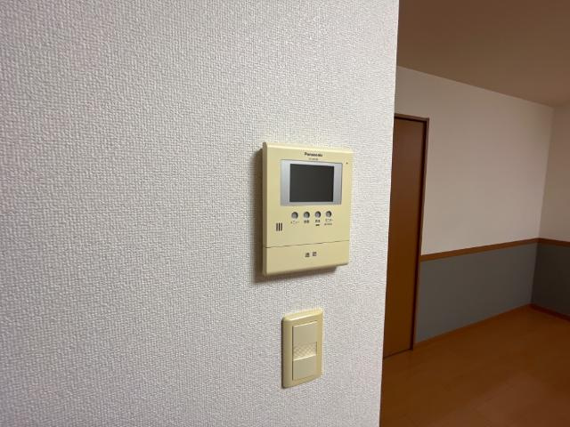 サニーヒルズ高根山の内装|カメラ付インターホン