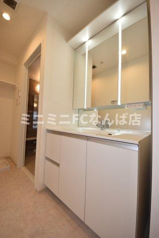 大阪市西区江戸堀３丁目の賃貸マンションの洗面所