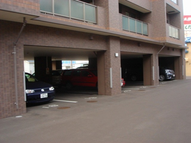 サンヴェール中央の駐車場