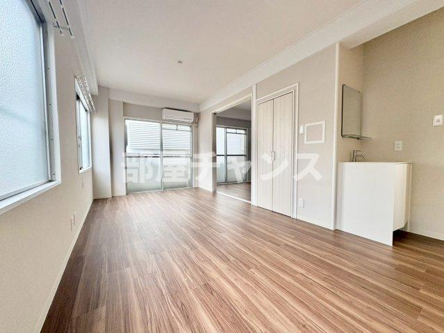 アーバンブラン金山の居間・リビング