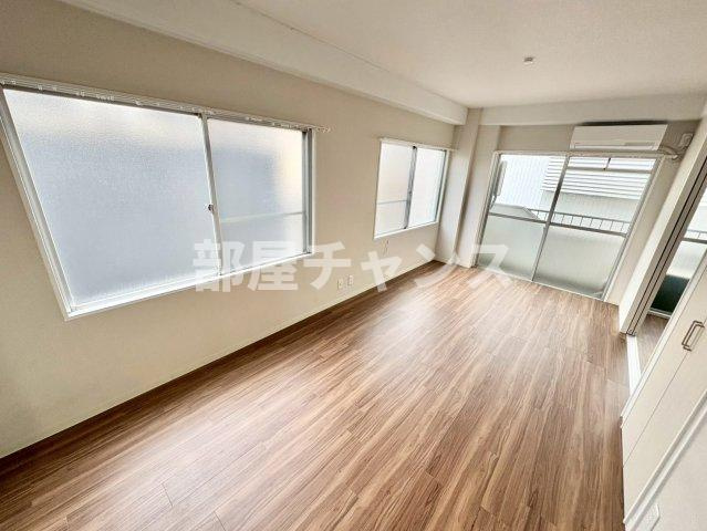 アーバンブラン金山の居間・リビング