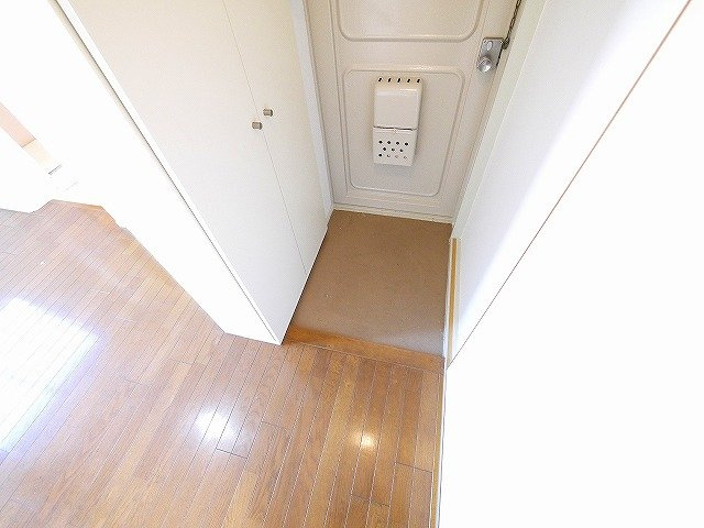 コーポレート筒井の玄関|ゆったりとした玄関です