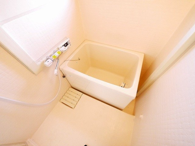 コーポレート筒井の浴室|日々の暮らしに欠かせないお風呂です