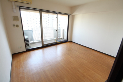 【居間・リビング】 | アーバンフラッツ西中島