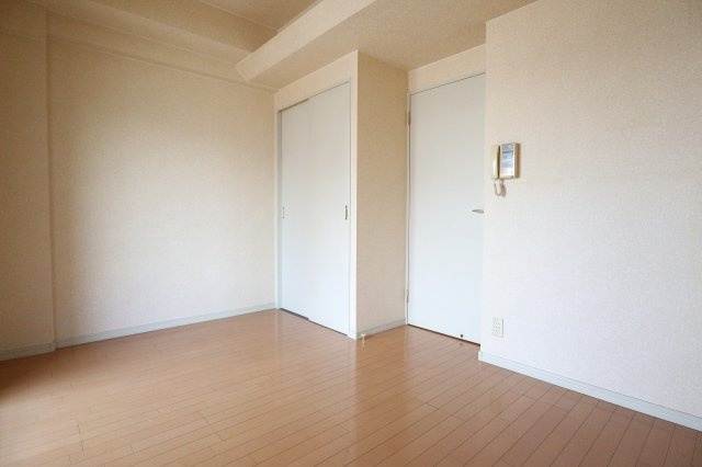 サヴォイエクセルシオール　9階の居間・リビング|別号室です、現状優先になります。