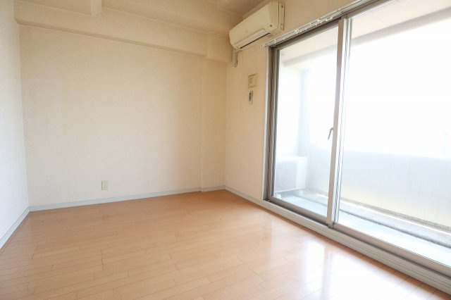 サヴォイエクセルシオール　9階の居間・リビング|別号室です、現状優先になります。