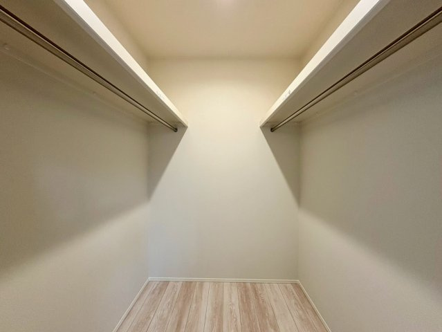 南国市後免町2号地　新築一戸建ての収納|全居室WIC完備！衣類もすっきり片付き、整理整頓も楽に♪
