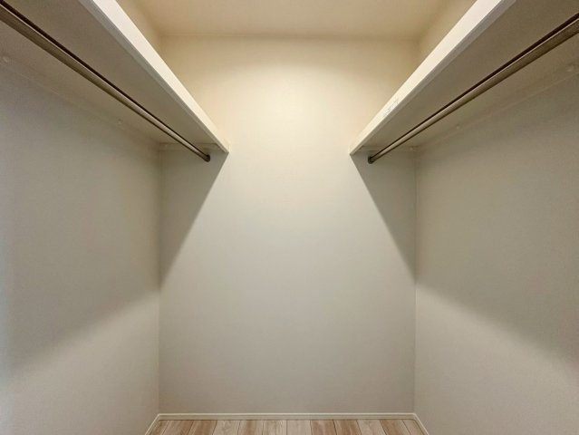 南国市後免町2号地　新築一戸建ての収納|全居室WIC完備！衣類もすっきり片付き、整理整頓も楽に♪