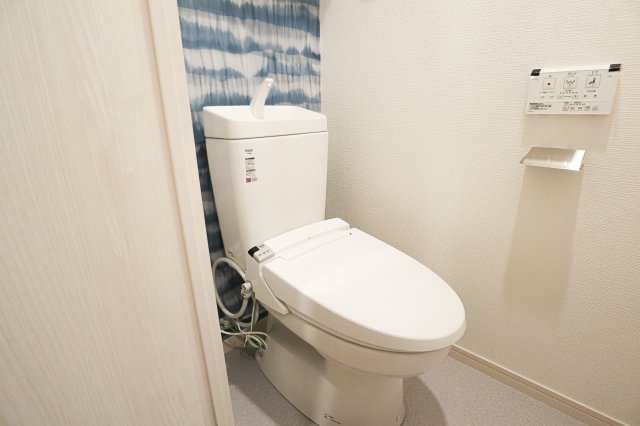 サヴォイラコートワジー　2階のトイレ|別号室のものです。現状優先になります。