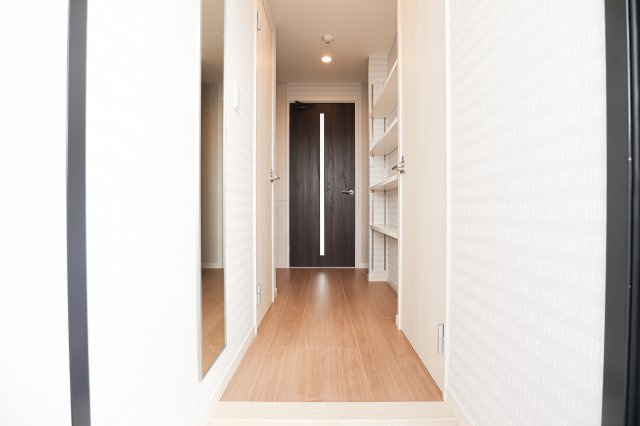 サヴォイラコートワジー　2階の玄関|別号室のものです。現状優先になります。