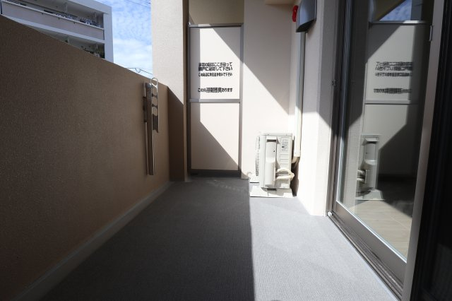 サヴォイラコートワジー　2階のバルコニー|別号室のものです。現状優先になります。