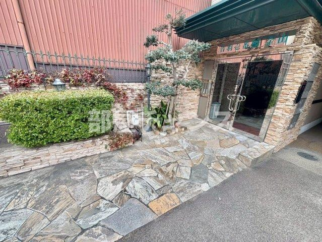 音羽壱番館金山のエントランス