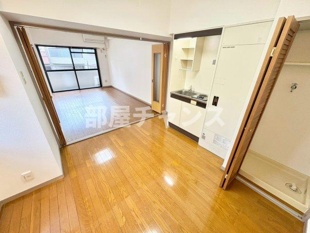 音羽壱番館金山の居間・リビング