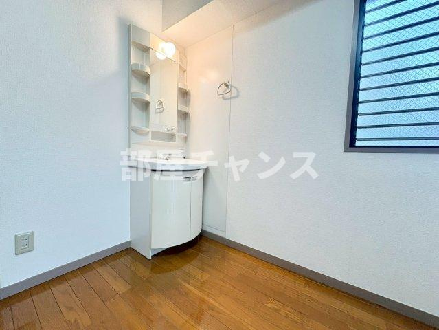 音羽壱番館金山の独立洗面台