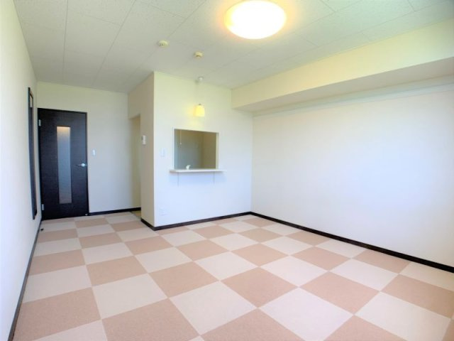 【居間・リビング】 | レオネクスト筑紫町 | 設備・仕様は号室により異なる為、現況を優先致します。