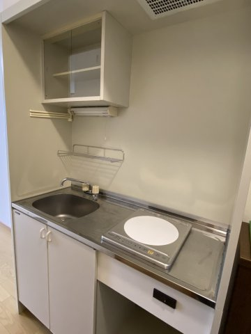 御所野ハイツCのキッチン|※同じタイプの間取です。実際の色や建具は異なります。