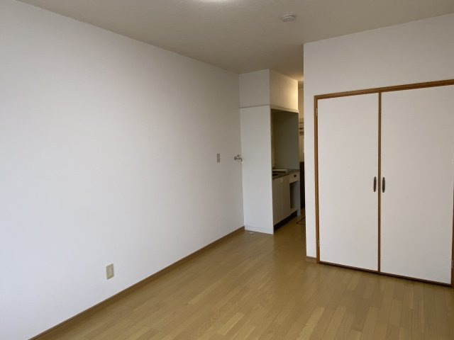 御所野ハイツCの洋室|※同じタイプの間取です。実際の色や建具は異なります。