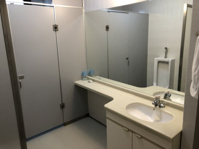 大阪市中央区上町１丁目の店舗事務所のトイレ