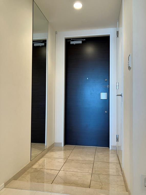 パークタワーグランスカイの玄関