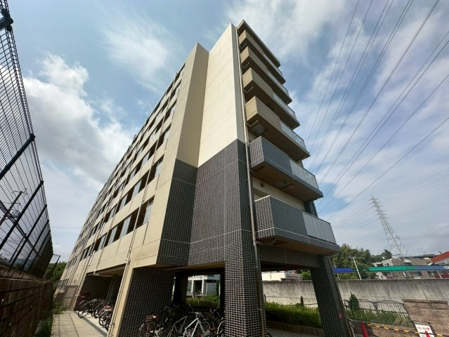 プレアデス千里山田の外観