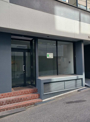 大阪市中央区谷町１丁目の店舗事務所の駐車場