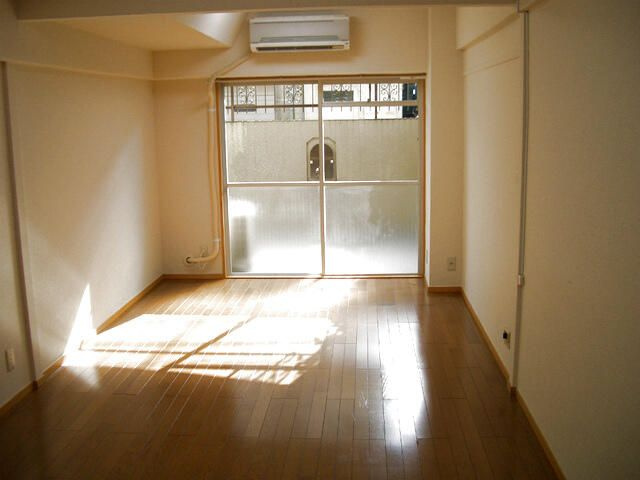 カーサ錦糸町の居間・リビング