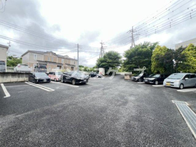 サンパティークⅤの駐車場|高崎、前橋のお部屋探しはエンドスケープまで！お客様の理想お聞かせ下さい♪
