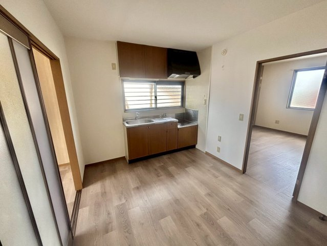 ビューラー高砂　B棟の居間・リビング