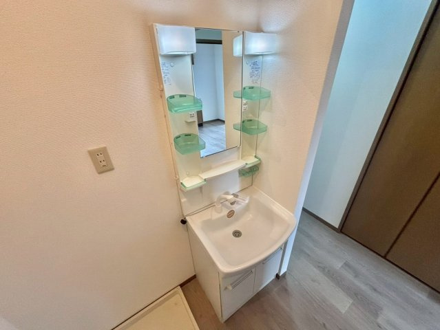 ビューラー高砂　B棟の独立洗面台