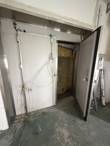 泉南郡岬町淡輪 貸工場.倉庫の内装|1F冷蔵室