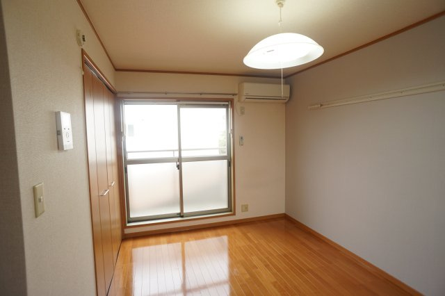 ルーチェ本町の居間・リビング