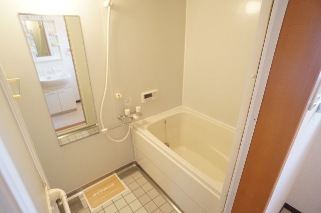 ルーチェ本町の浴室