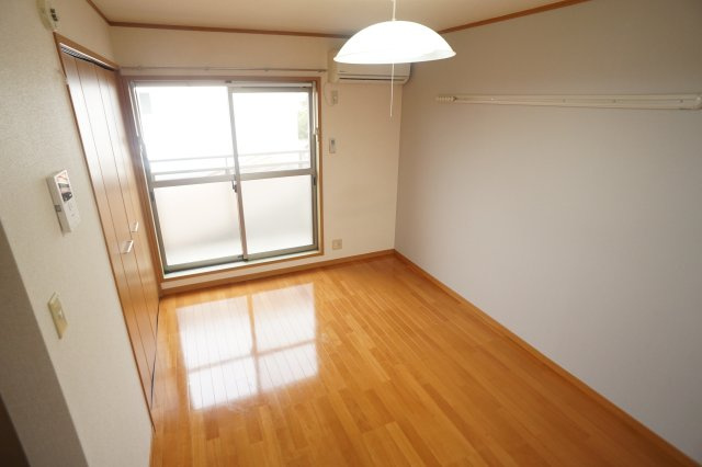 ルーチェ本町の洋室