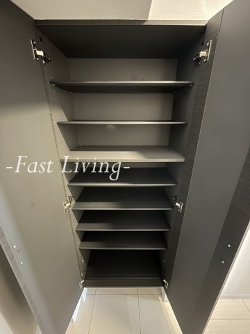 グラシーナ文京の玄関